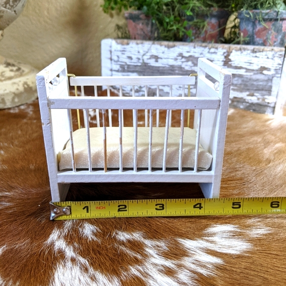 Vintage Dollhouse Furniture Baby Crib, Sofa, And Dresser Miniature Three Pieces - Picture 11 of 13